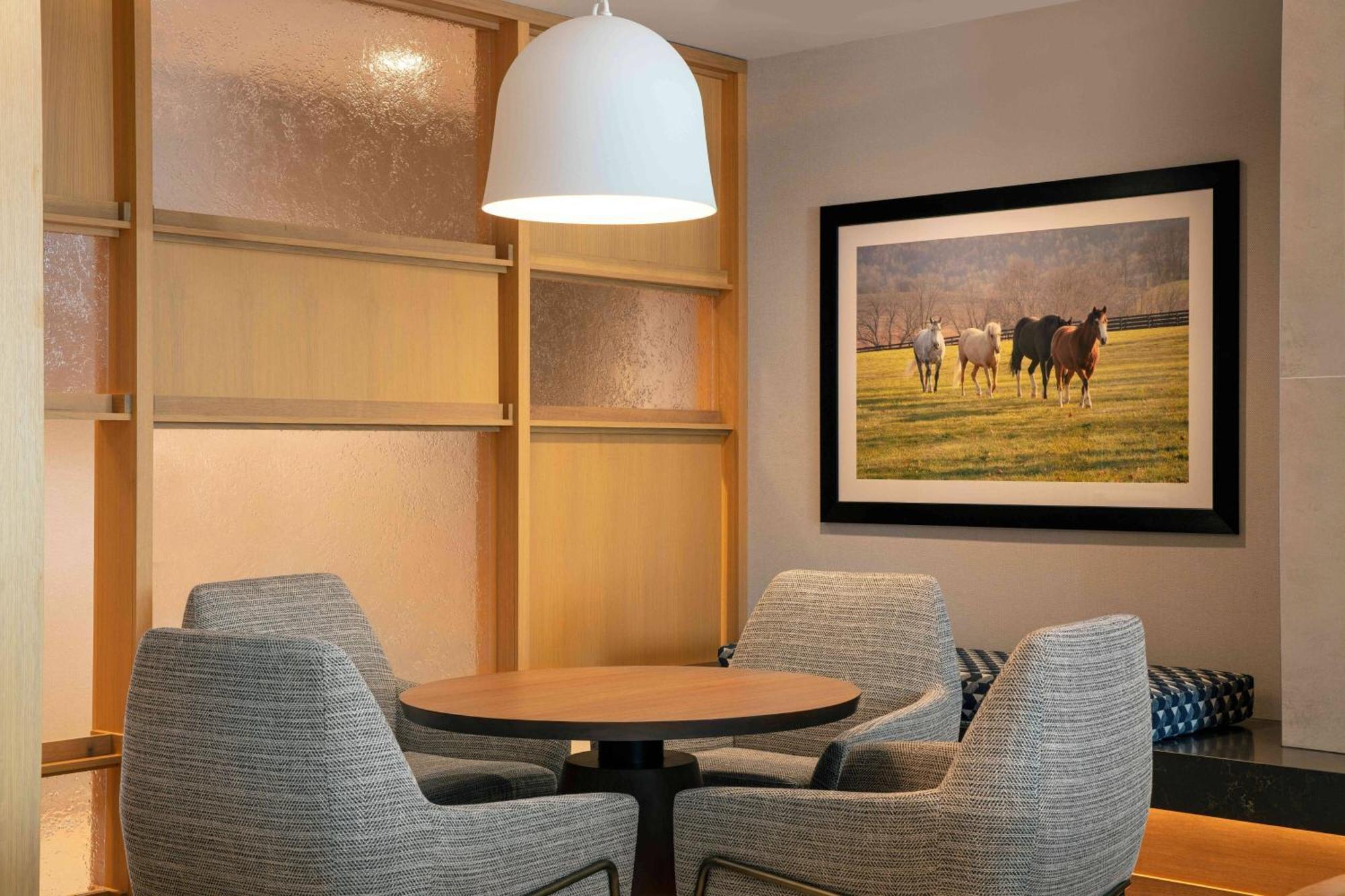 Fairfield By Marriott Inn & Suites Lewisburg Exterior photo